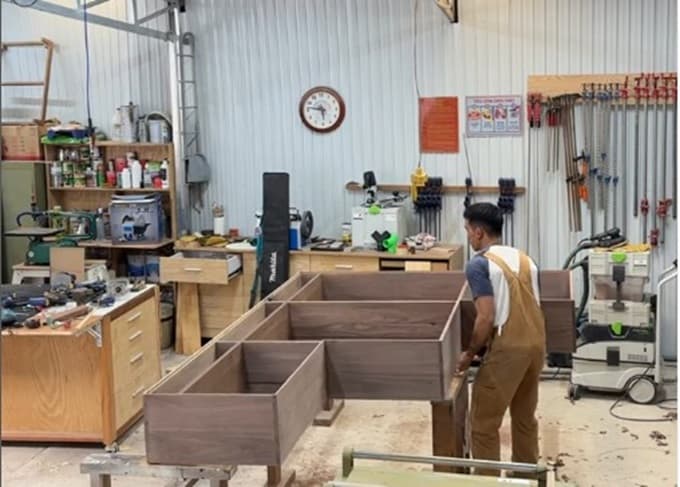 DIY Là Gì? Tại Sao DIY Được Nhiều Người Đam Mê 4 Ý tưởng DIY kệ sách tại xưởng
